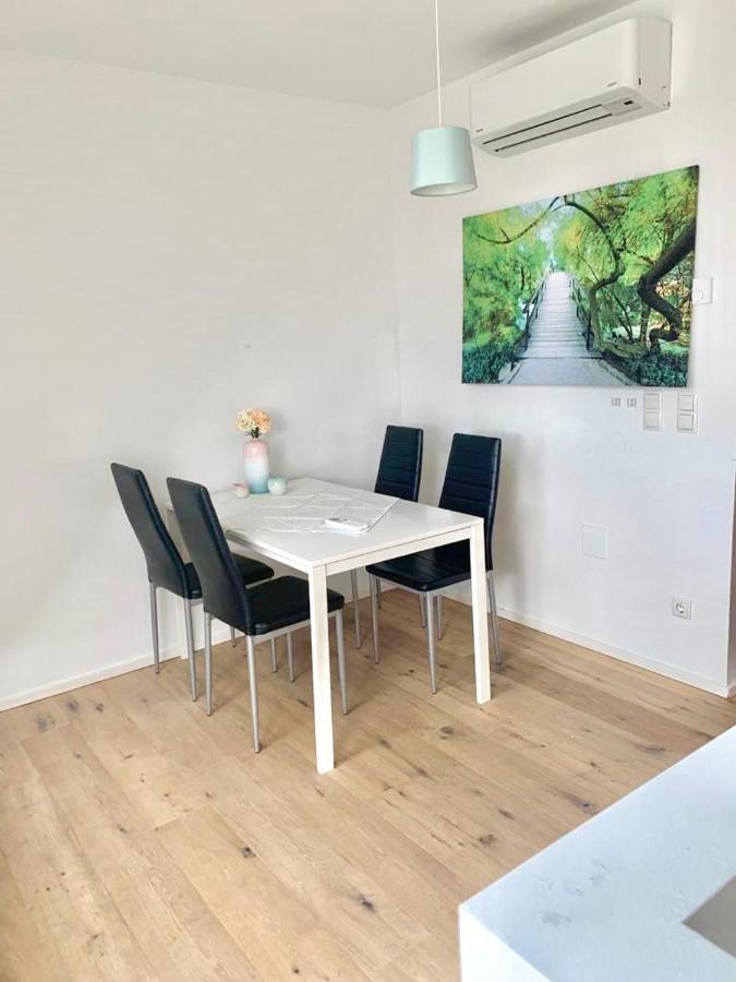 Amazing Location In Near Rathaus Vienne